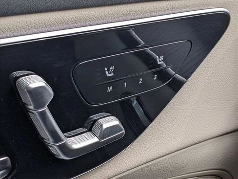 Used 2025 Mercedes-Benz GLC 350e 4MATIC image 14