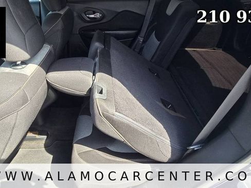 Used 2015 Jeep Cherokee Sport w/ Sport Appearance Group FWD image 29