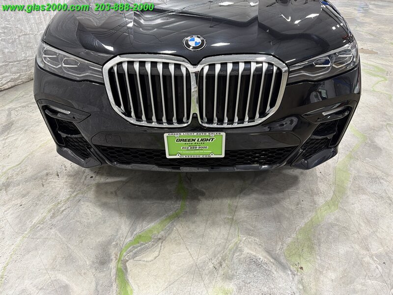 Used 2022 BMW X7 xDrive40i w/ M Sport Package AWD/4WD image 24