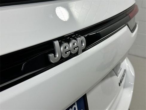 New 2026 Jeep Grand Cherokee Limited image 18