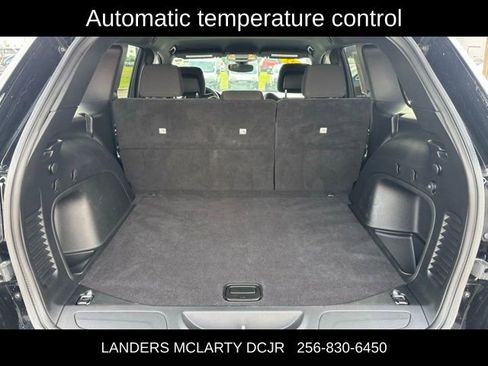 Used 2022 Jeep Grand Cherokee Laredo E AWD/4WD image 15