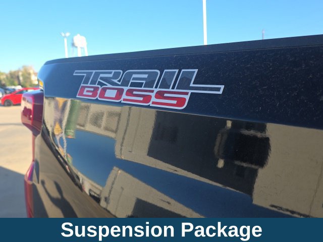 Used 2019 Chevrolet Silverado 1500 Custom Trail Boss w/ Custom Convenience Package AWD/4WD image 8