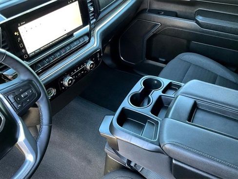 Used 2024 GMC Sierra 1500 Elevation image 17