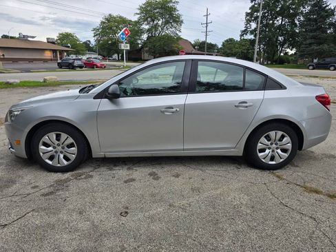 Used 2014 Chevrolet Cruze LS FWD image 5