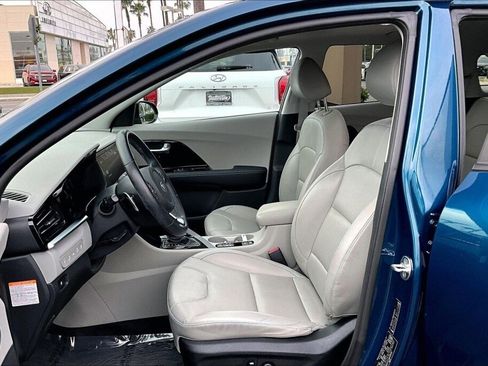 Used 2021 Kia Niro EX Premium image 14