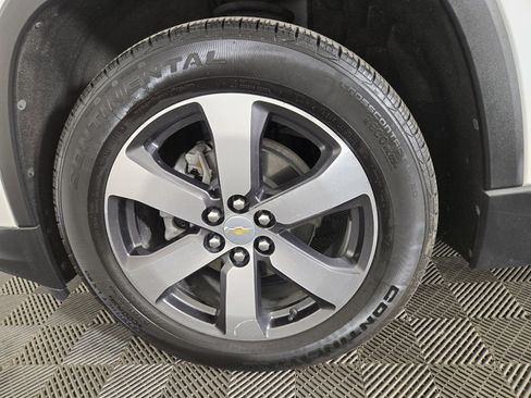 Used 2022 Chevrolet Traverse LT AWD/4WD image 35