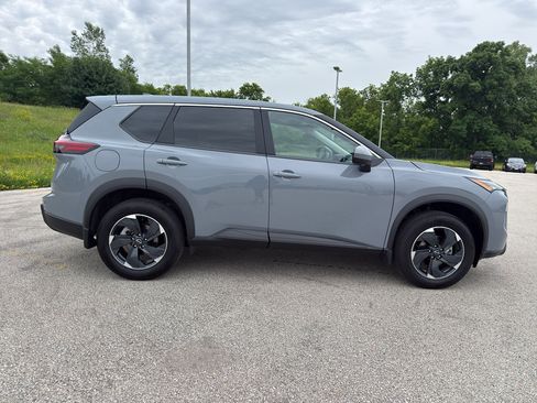 Used 2026 Nissan Rogue SV w/ Cold Weather Package AWD/4WD image 4
