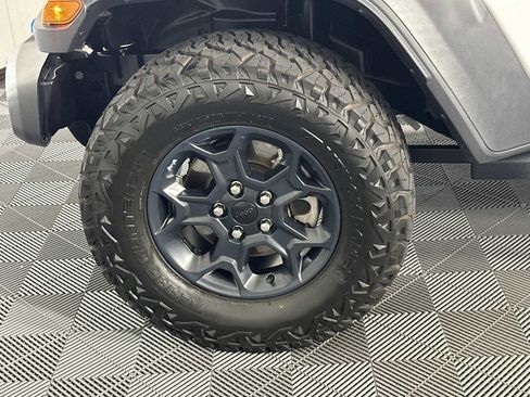 Used 2023 Jeep Wrangler Unlimited image 12