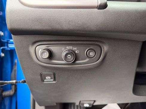 Used 2024 GMC Terrain AT4 w/ Infotainment Package II image 8