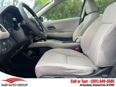 Used 2017 Honda HR-V LX image 18