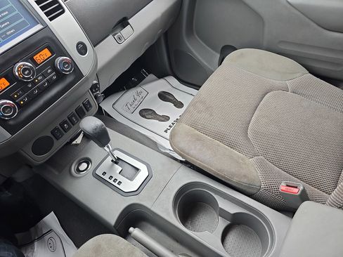 Used 2020 Nissan Frontier SV w/ Midnight Edition Floor Mats RWD image 27
