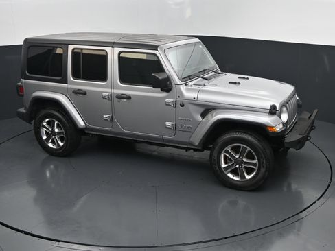 Used 2021 Jeep Wrangler Unlimited Sahara AWD/4WD image 33