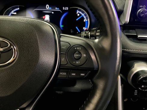 Used 2023 Toyota RAV4 XLE Premium image 25