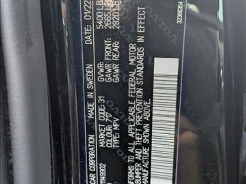 Used 2022 Volvo V90 B6 Cross Country w/ Lounge Package image 15