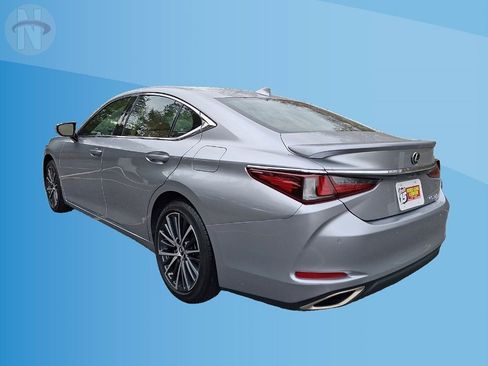 Used 2022 Lexus ES 350 w/ Premium Package image 11