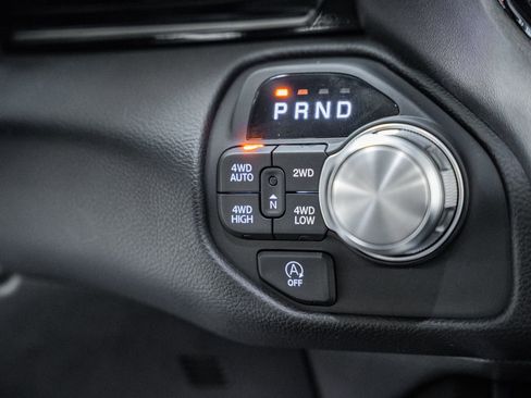 Used 2025 RAM 1500 Laramie w/ Night Edition image 32