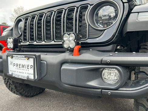 Used 2024 Jeep Gladiator Mojave image 38