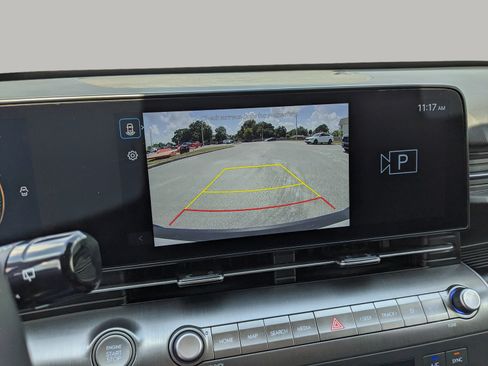 Used 2025 Hyundai Kona SEL FWD image 25