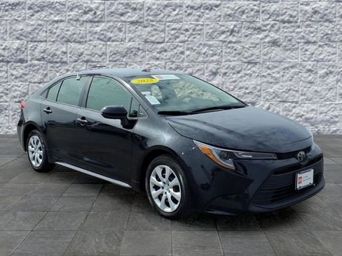 Certified 2024 Toyota Corolla LE image 1