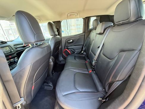 Used 2017 Jeep Renegade Trailhawk w/ Premium Trailhawk Package AWD/4WD image 23