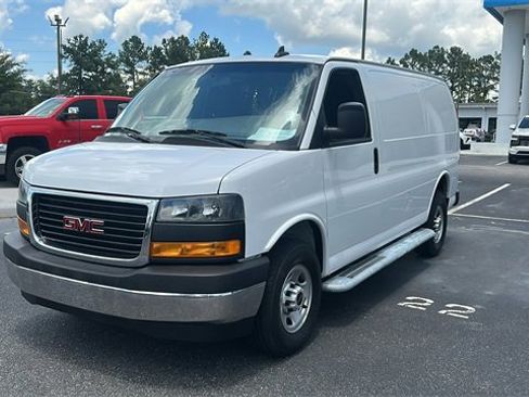 Used 2023 GMC Savana 2500 w/ Driver Convenience Package image 3