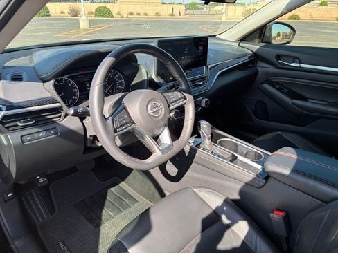 Certified 2023 Nissan Altima 2.5 SR w/ SR Premium Package FWD image 10