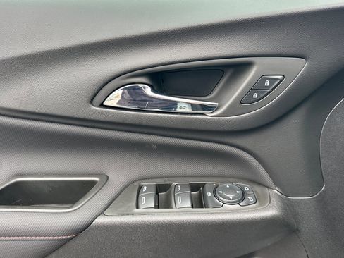 Used 2024 Chevrolet Equinox RS w/ RS Leather Package image 11