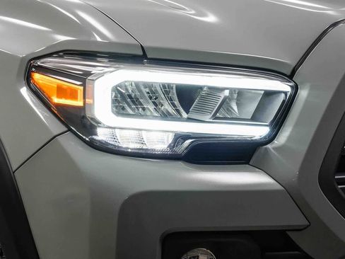 Used 2023 Toyota Tacoma TRD Off-Road AWD/4WD image 14