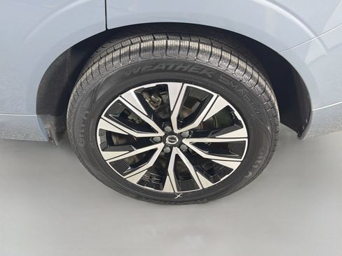 Certified 2024 Volvo XC60 B5 Plus AWD/4WD image 31