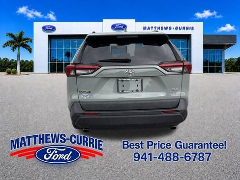 Used 2020 Toyota RAV4 XLE FWD image 5