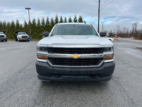 Used 2018 Chevrolet Silverado 1500 W/T w/ Trailering Package image 9