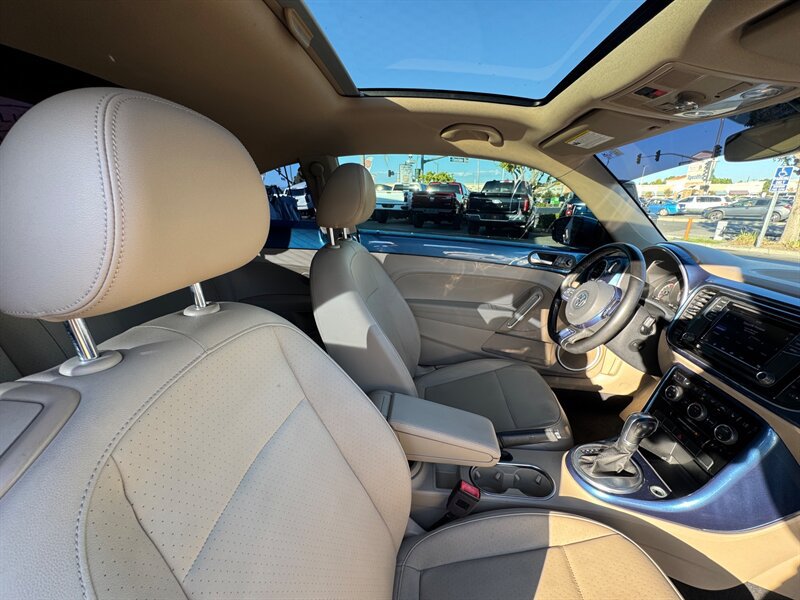 Used 2019 Volkswagen Beetle 2.0T SE FWD image 41