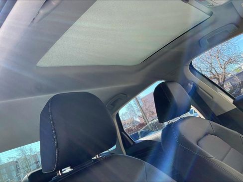 Certified 2024 Volkswagen Jetta SE w/ Panoramic Sunroof Package image 29