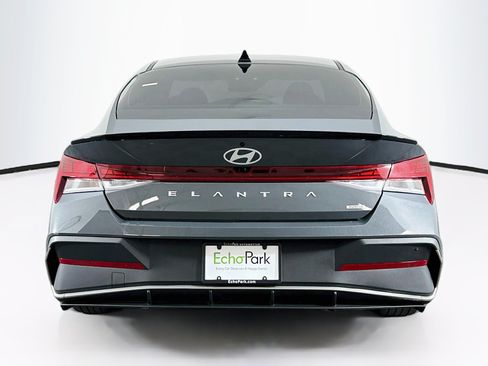Used 2025 Hyundai Elantra SEL FWD image 7
