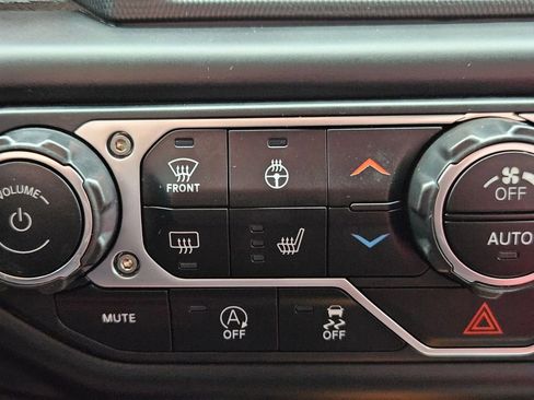 Used 2023 Jeep Wrangler Unlimited Rubicon w/ Cold Weather Group image 27