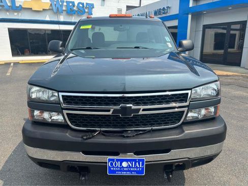 Used 2006 Chevrolet Silverado 2500 LT w/ Snow Plow Prep Package AWD/4WD image 17