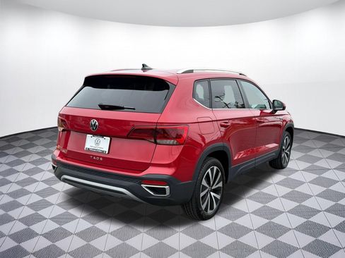 Certified 2023 Volkswagen Taos SE w/ Panoramic Sunroof Package FWD image 9