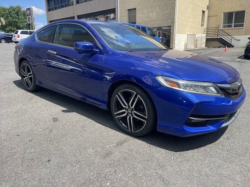 Used 2016 Honda Accord Touring image 5