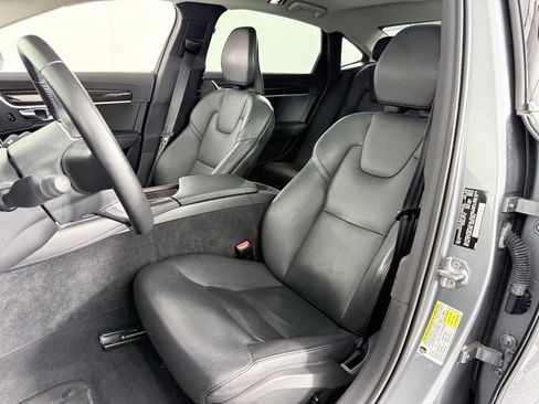 Used 2019 Volvo S90 T6 Momentum image 11