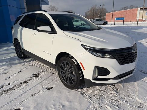 Used 2024 Chevrolet Equinox RS w/ LPO, Floor Liner Package image 4