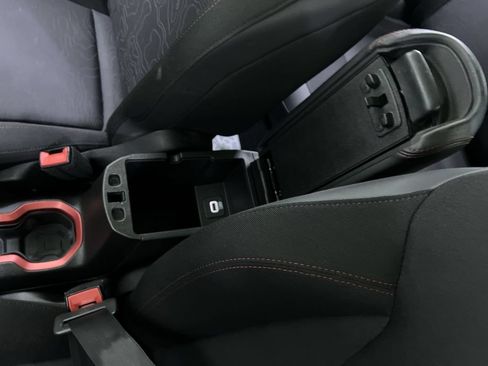 Used 2017 Jeep Renegade Trailhawk AWD/4WD image 26
