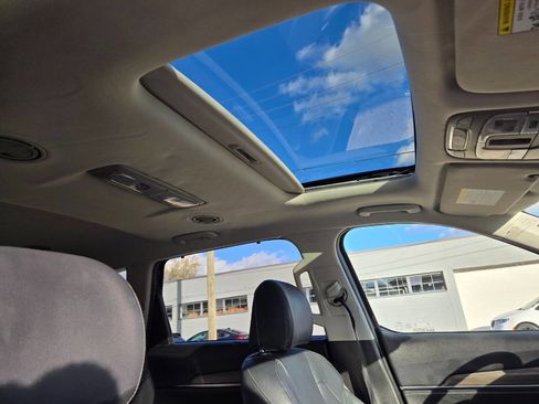 Used 2022 Kia Telluride EX image 58