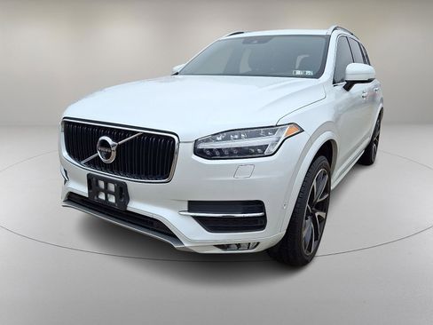 Used 2018 Volvo XC90 T6 Momentum w/ Convenience Package image 4
