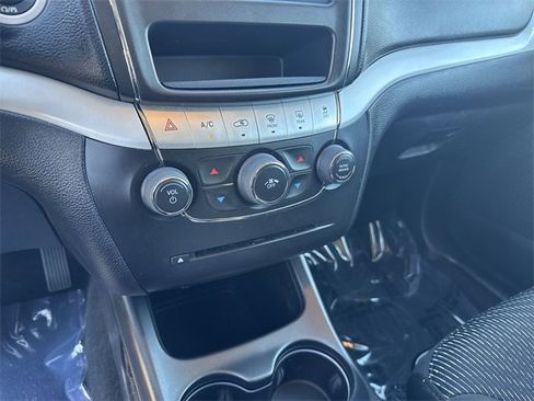 Used 2020 Dodge Journey SE w/ Blacktop Package image 22