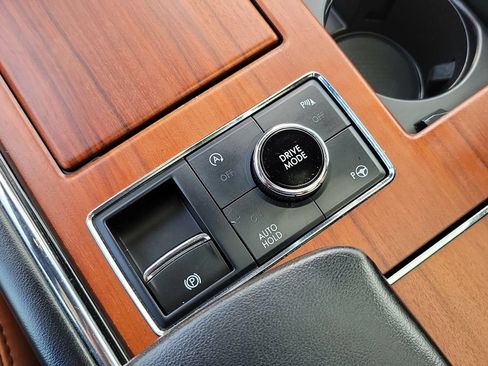 Certified 2020 Lincoln Navigator Reserve w/ Equipment Group 201A Reserve AWD/4WD image 31