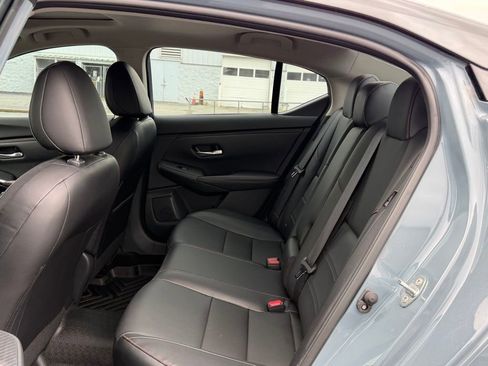 Used 2025 Nissan Sentra SR w/ SR Premium Package FWD image 16