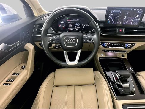 Used 2022 Audi Q5 2.0T Prestige w/ Prestige Package AWD/4WD image 6