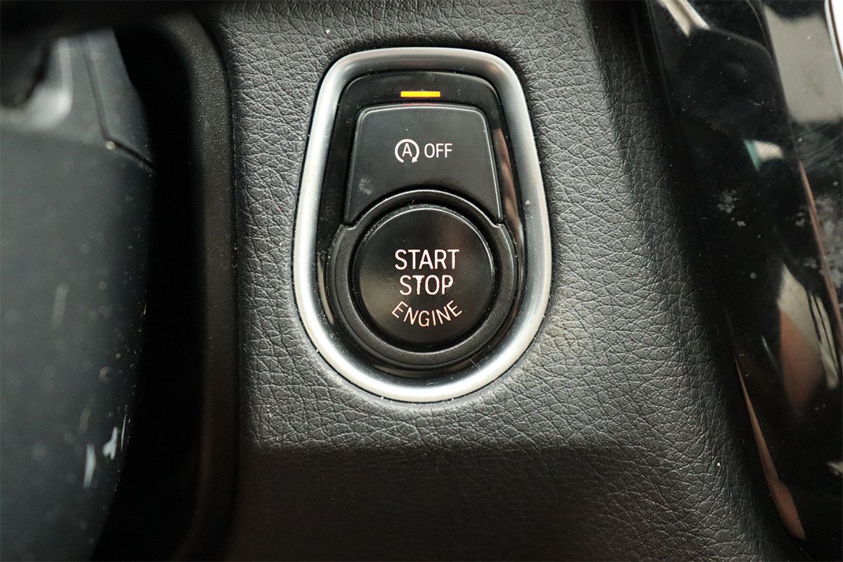 Used 2017 BMW 330i Sedan w/ Driver Assistance Package RWD image 38