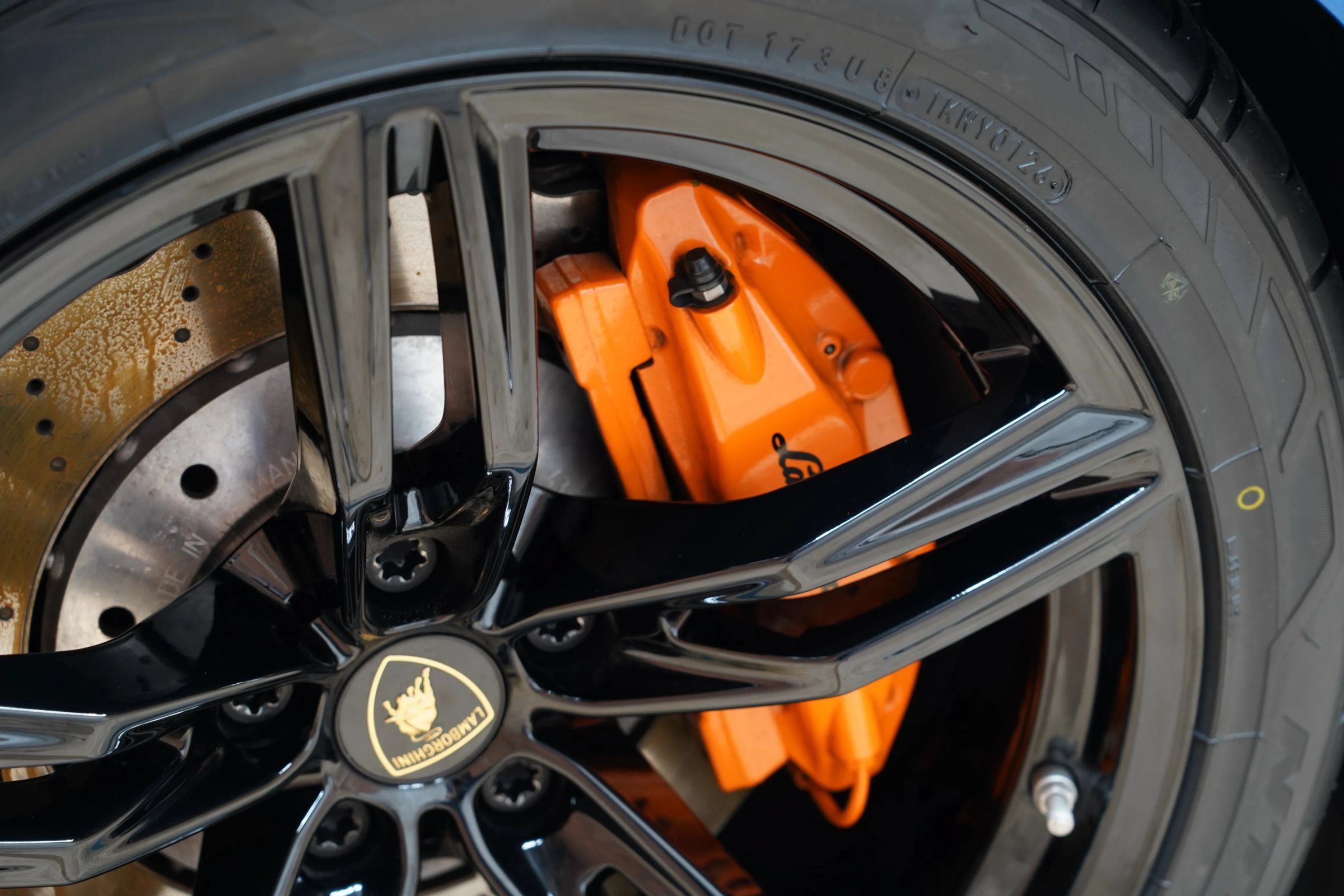 Used 2020 Lamborghini Huracan EVO RWD image 75
