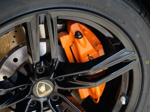 Used 2020 Lamborghini Huracan EVO RWD image 75